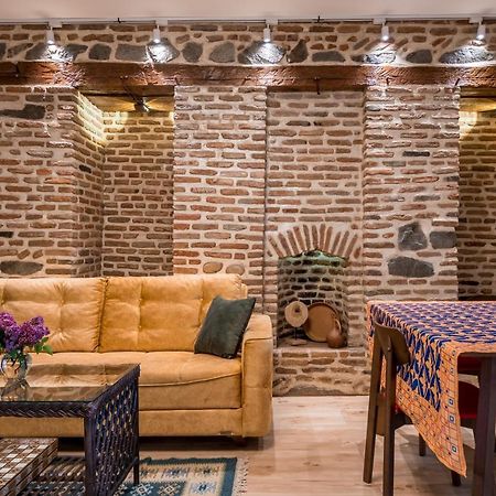 Sololaky Wall ティビリシ エクステリア 写真