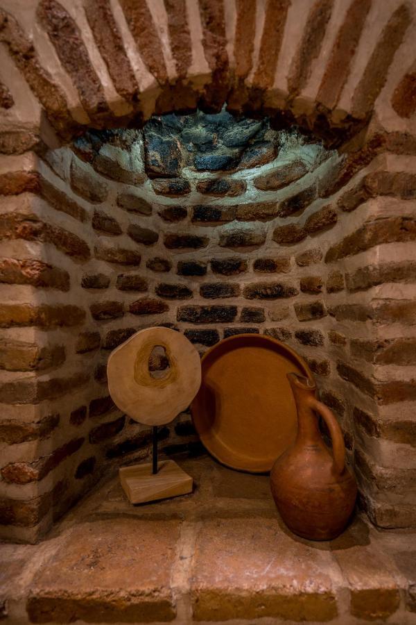 Sololaky Wall ティビリシ エクステリア 写真